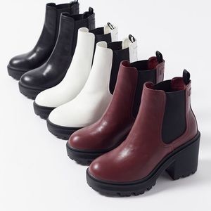 UO Chelsea Boot
